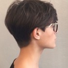 Rövid frizurák Szemüveges nők 2021