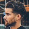 Hosszú haj frizurák férfiak 2021