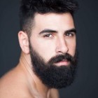 Férfi szakáll 2021