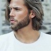 Frizurák hosszú haj férfiak 2020