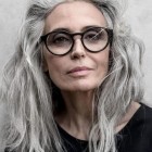 Frizurák hosszú hajú idősebb nők számára