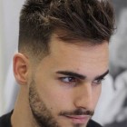 Divatos frizurák férfiak, 2022